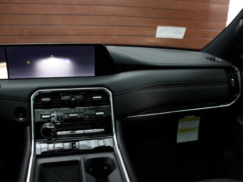 New 2026 Super Black Nissan Platinum image 15