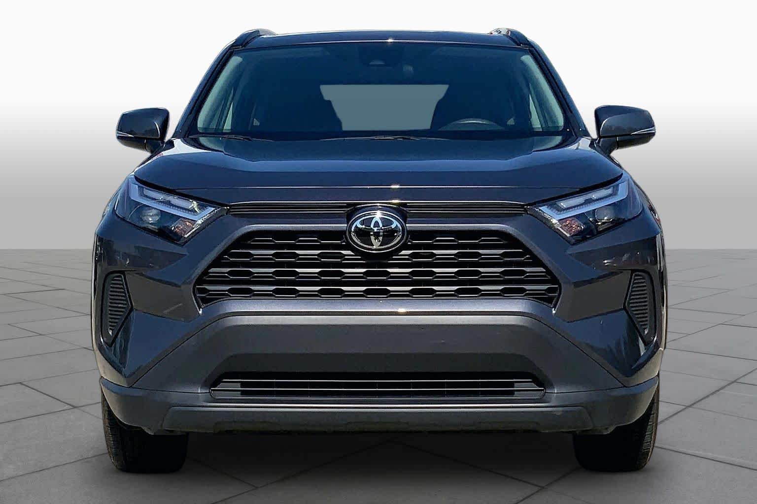 Used 2025 Magnetic Gray Metallic Toyota XLE image 4