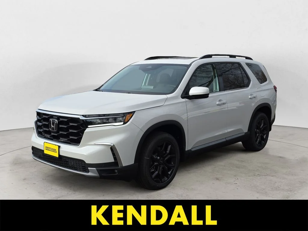 2025 Honda Pilot Touring AWD's photo