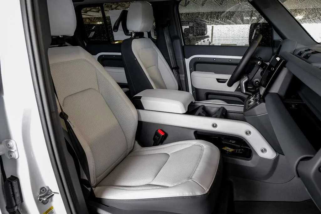 New 2026 Borasco Grey Metallic Land Rover S image 23