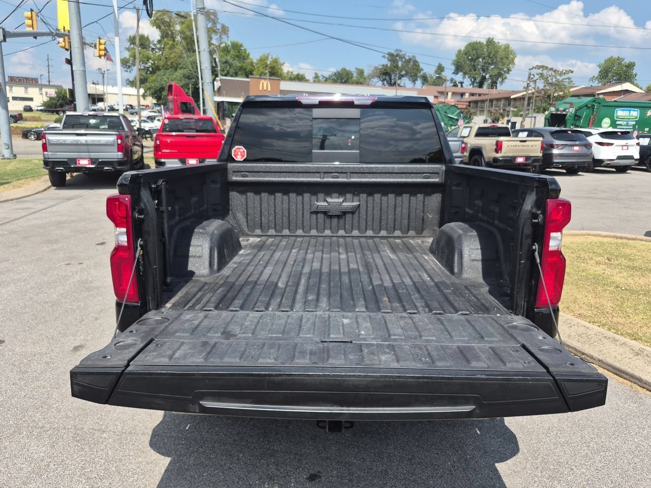 Used 2023 BLACK Chevrolet LTZ image 27