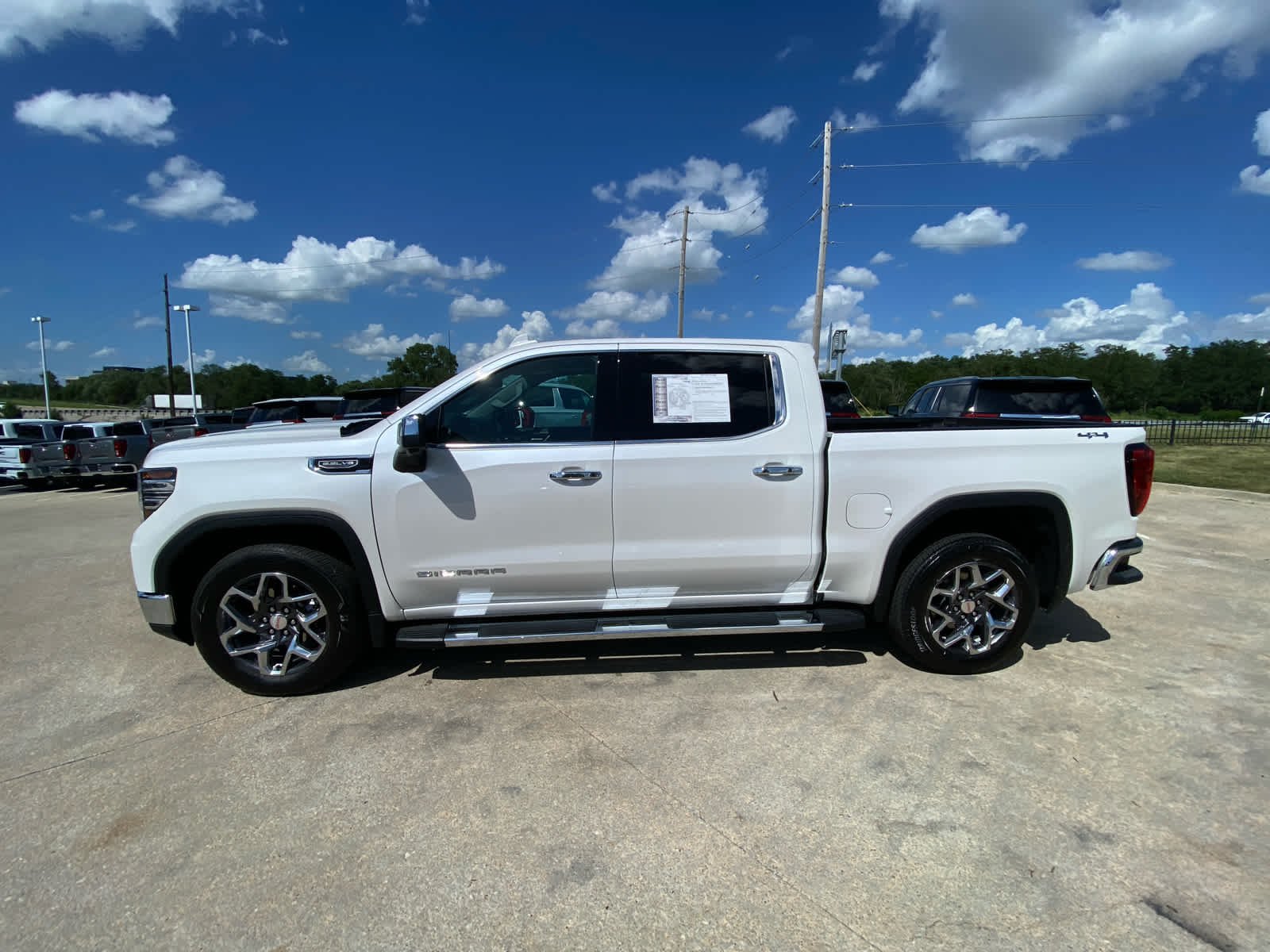 Used 2025 White Frost Tricoat GMC SLT image 5