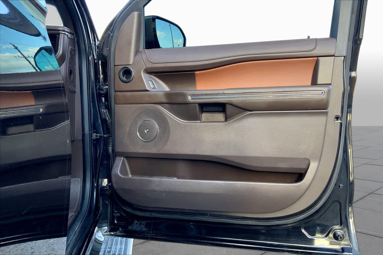Used 2022 Agate Black Ford King Ranch image 22