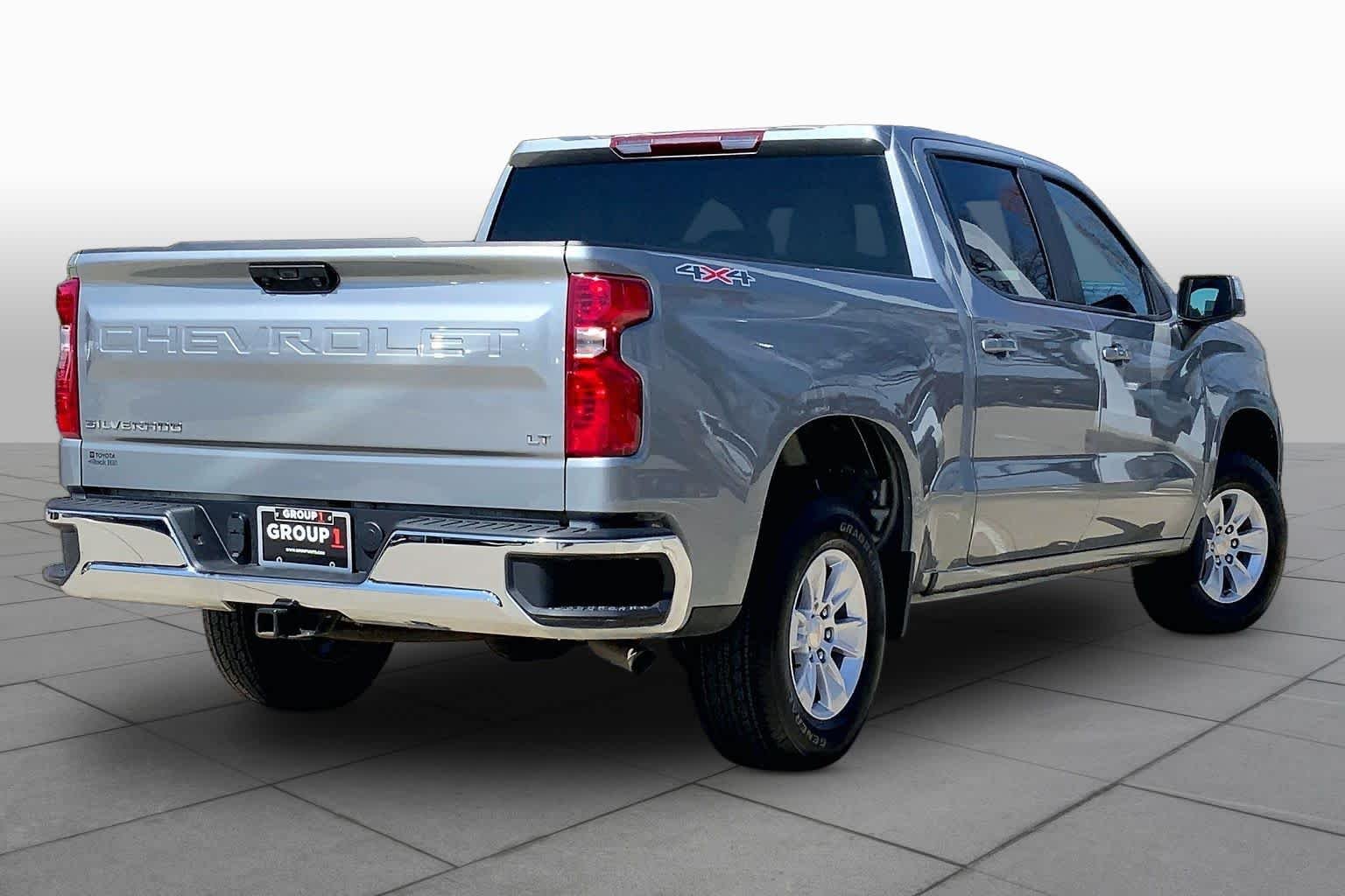 Used 2025 Sterling Gray Metallic Chevrolet LT image 22