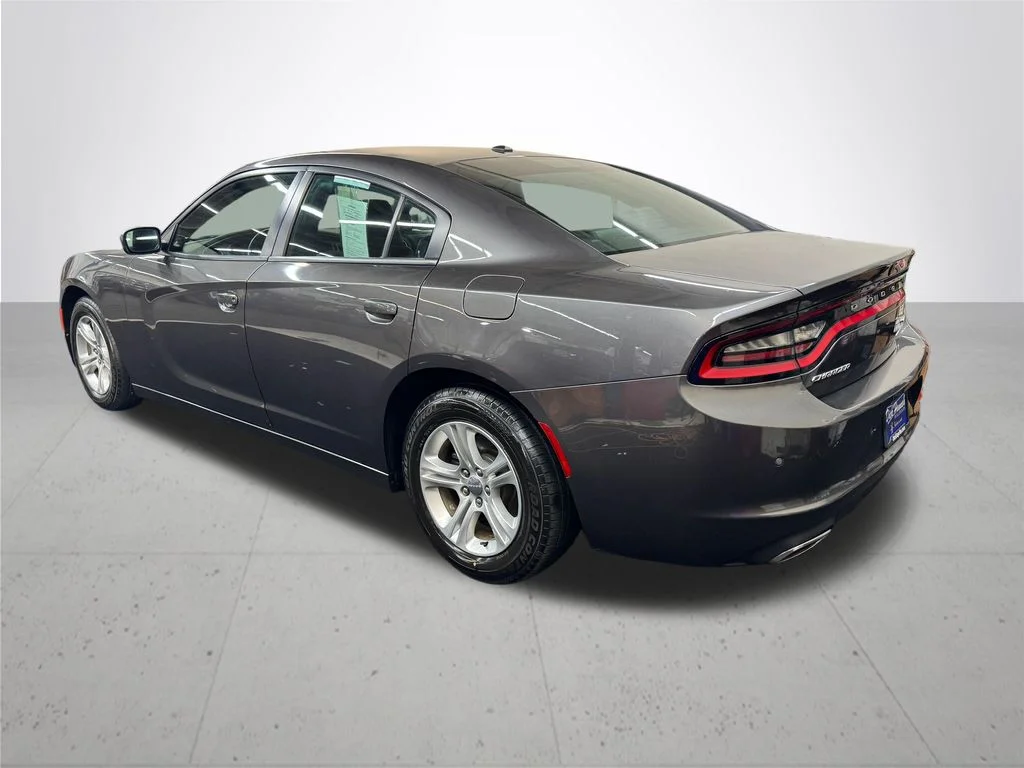Used 2021 Gray Dodge SXT image 4