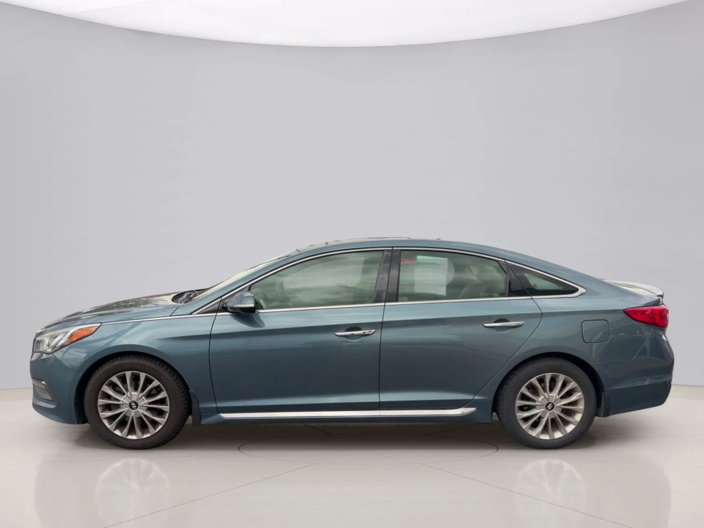 Used 2015 Blue Hyundai SPORT image 2