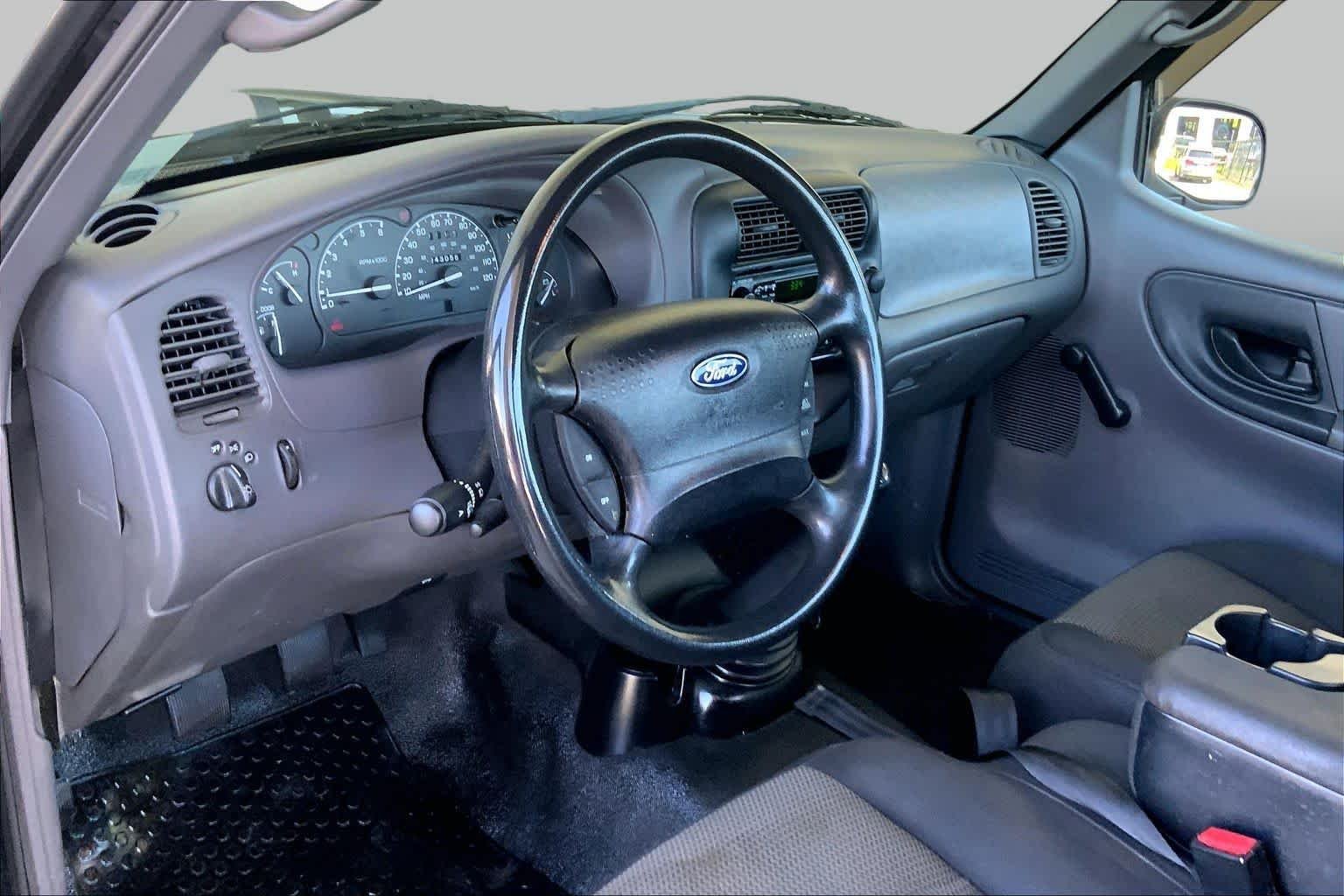 Used 2003 Black Ford Edge image 14