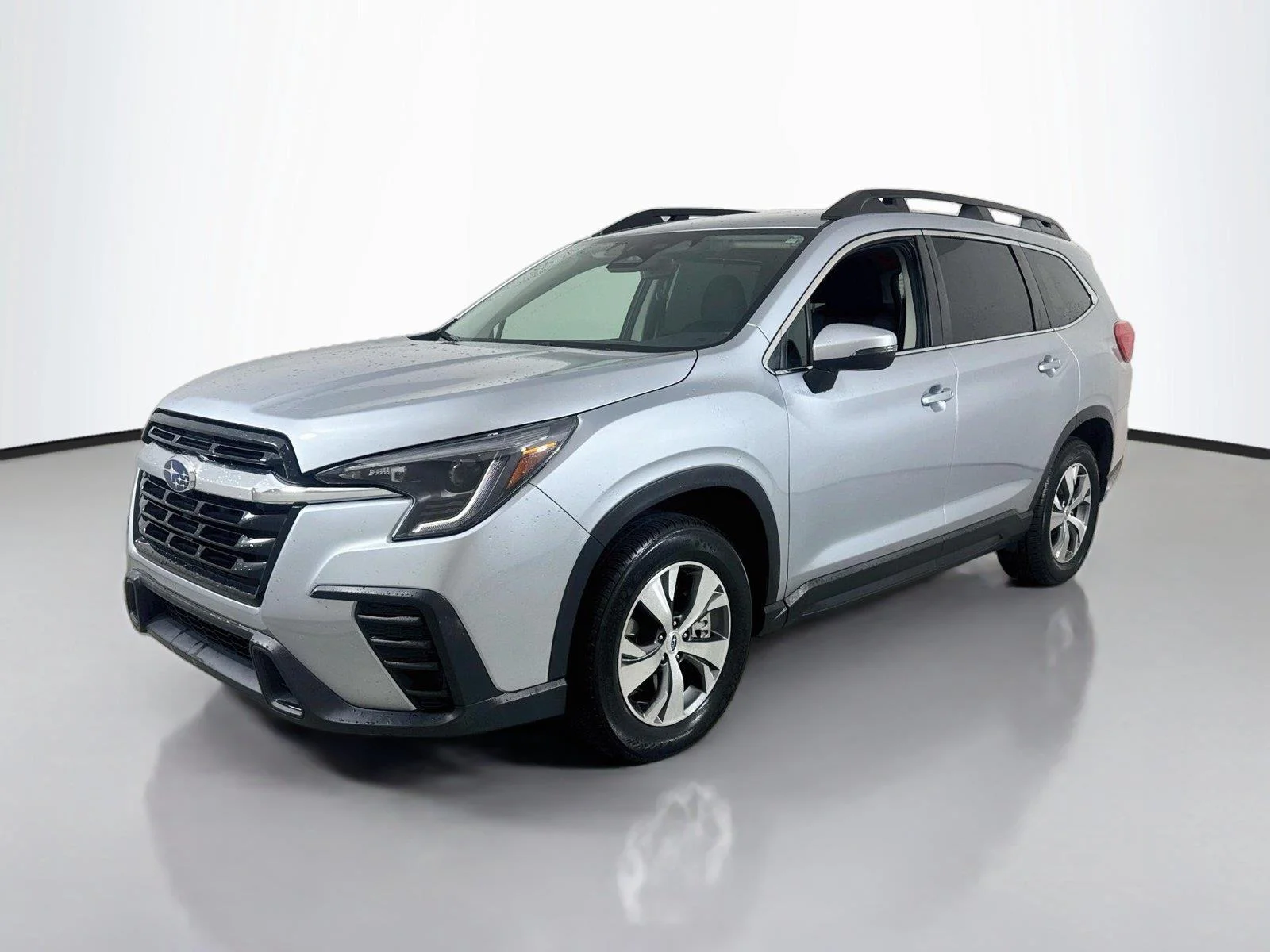 Certified Used 2023 Ice Silver Metallic Subaru Premium image 1