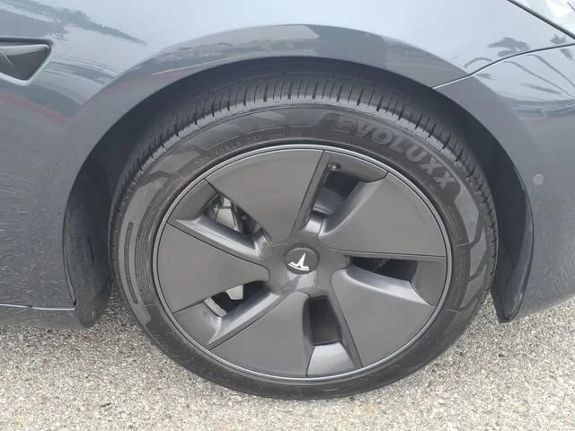 Used 2022 Gray Tesla 4DR SDN RWD STD R image 3