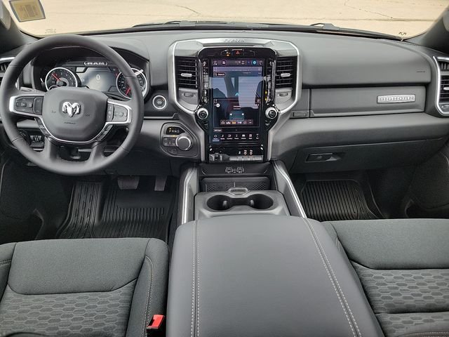 New 2026 Diamond Black Crystal Pearl-Coat Exterior Paint RAM Big Horn/Lone Star image 9
