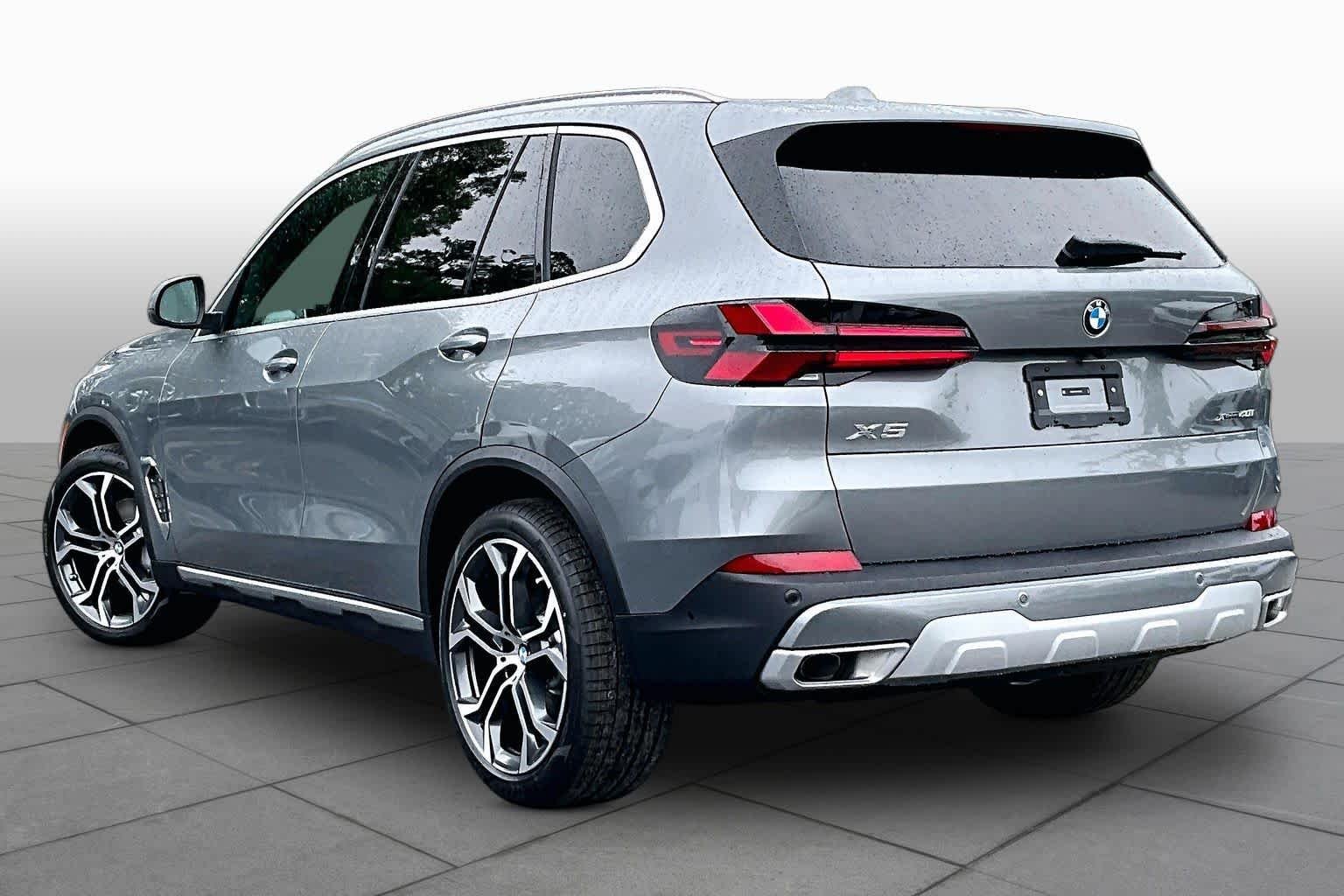 New 2026 Skyscraper Grey Metallic BMW xDrive40i image 12