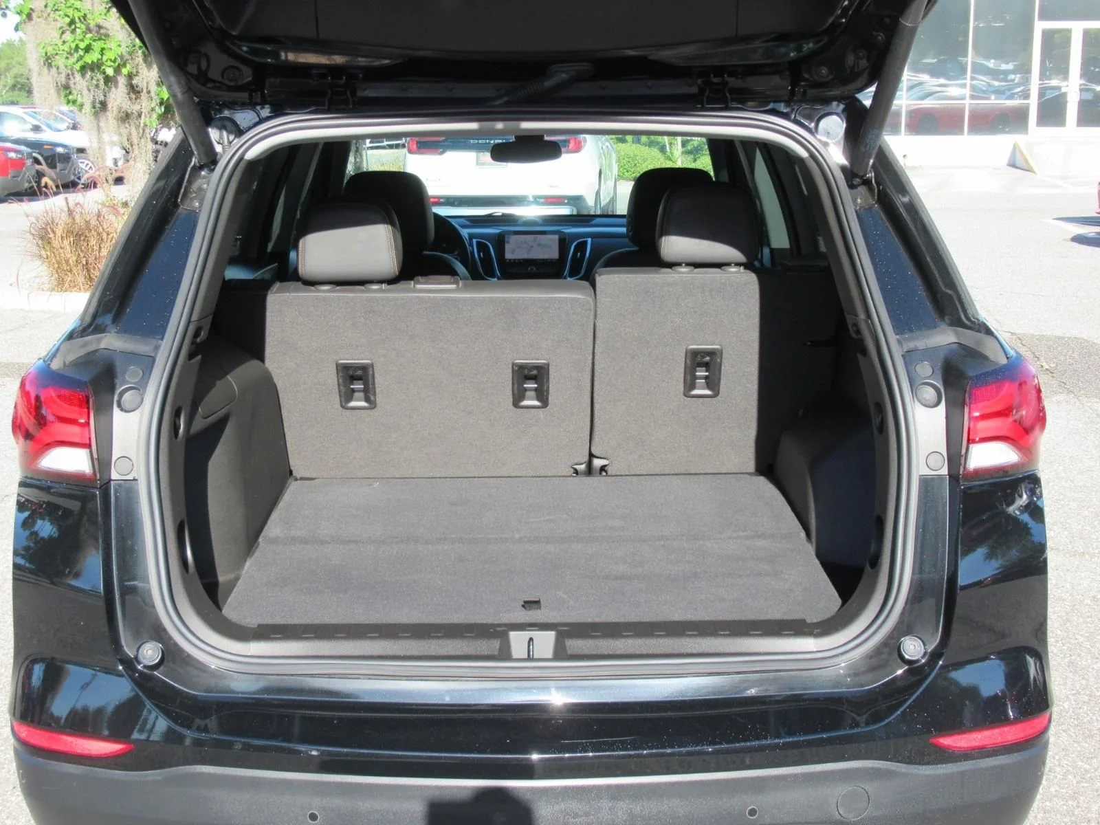 Used 2022 Black Chevrolet Premier image 34