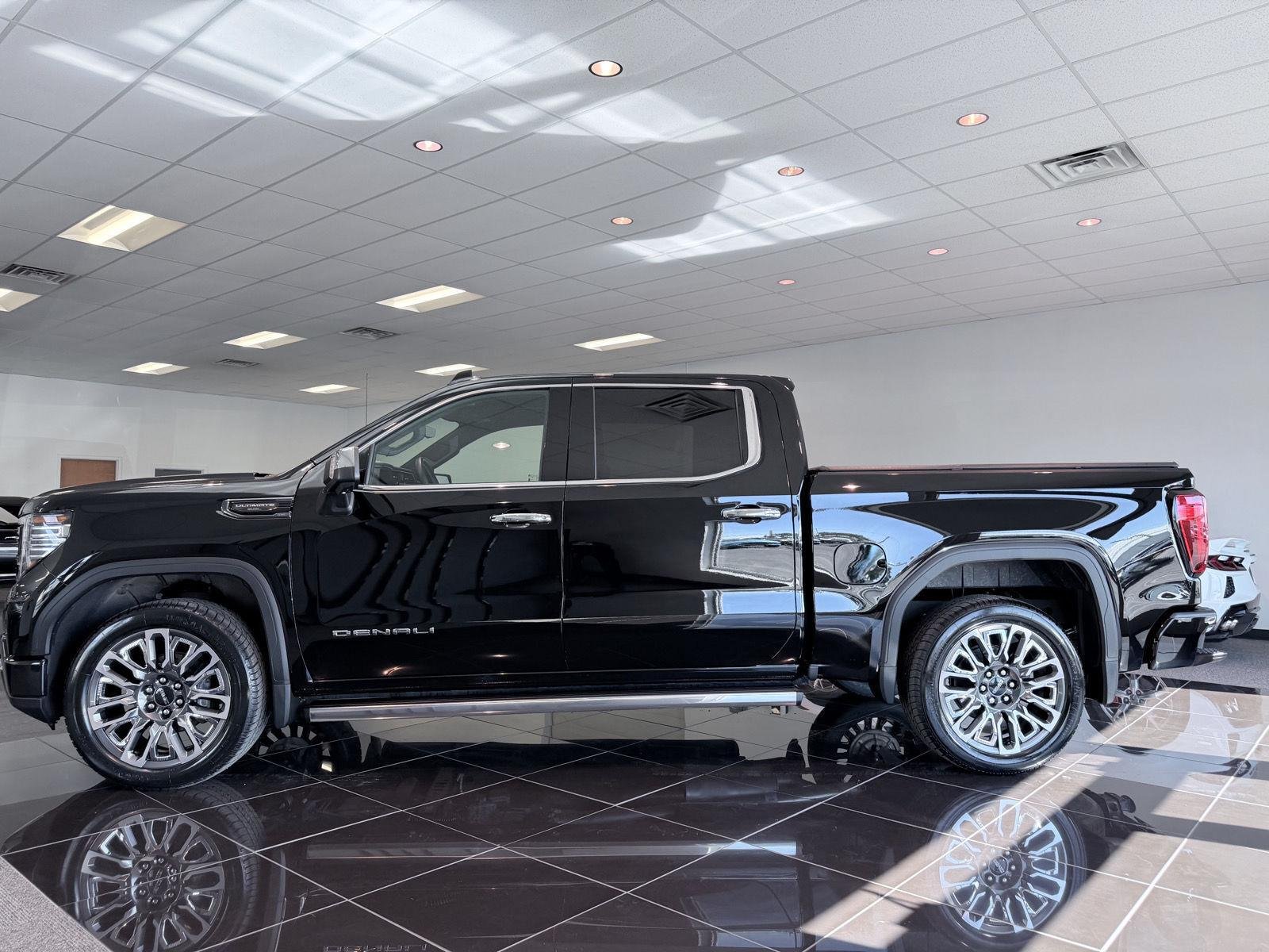 Used 2025 Onyx Black GMC Denali Ultimate image 19