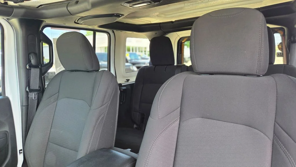 Used 2022 White Jeep Unlimited Willys image 15