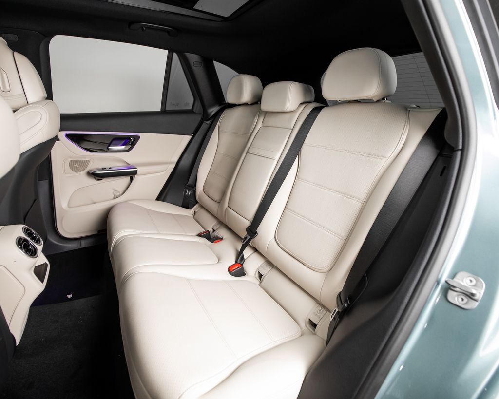 New 2026 Verde Silver Metallic Mercedes-Benz GLC 300 image 9