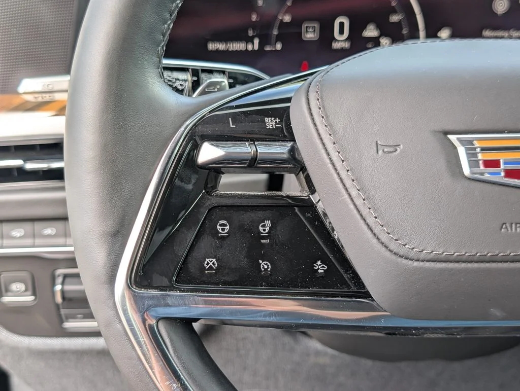 Used 2025 Silver Metallic Cadillac Sport Platinum image 23