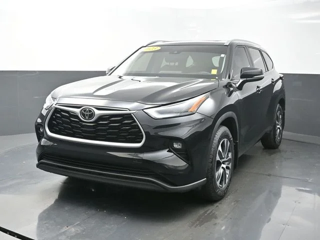 Used 2023 Black Toyota XLE image 1