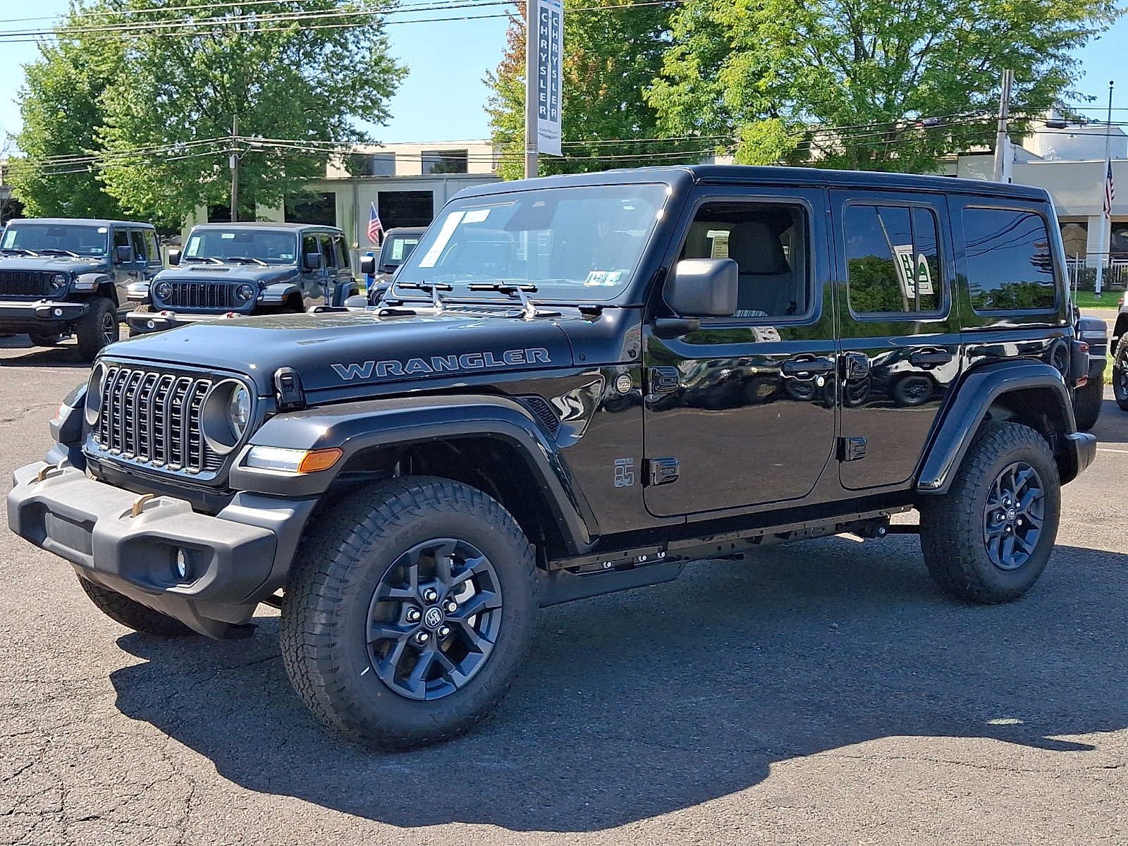 New 2026 Black Clear-Coat Exterior Paint Jeep 85th Anniversary image 2