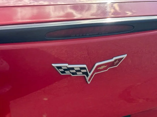 Used 2007 Victory Red Chevrolet  image 12