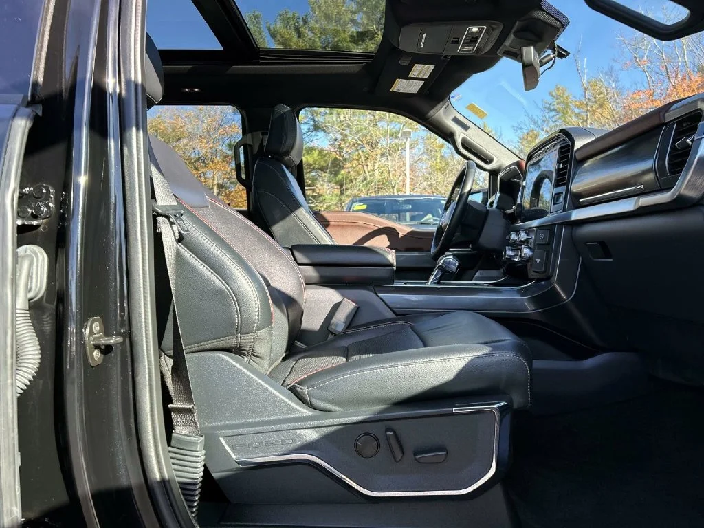 Used 2023 Black Metallic Ford Lariat image 19