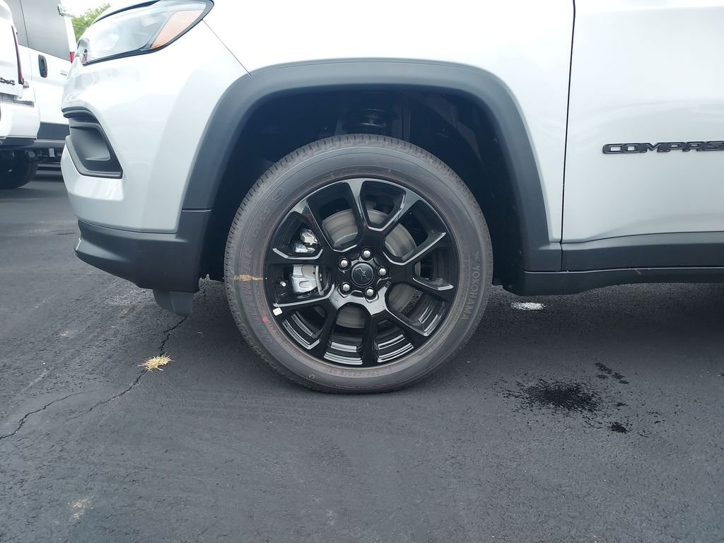 New 2026 Silver Jeep Latitude image 23