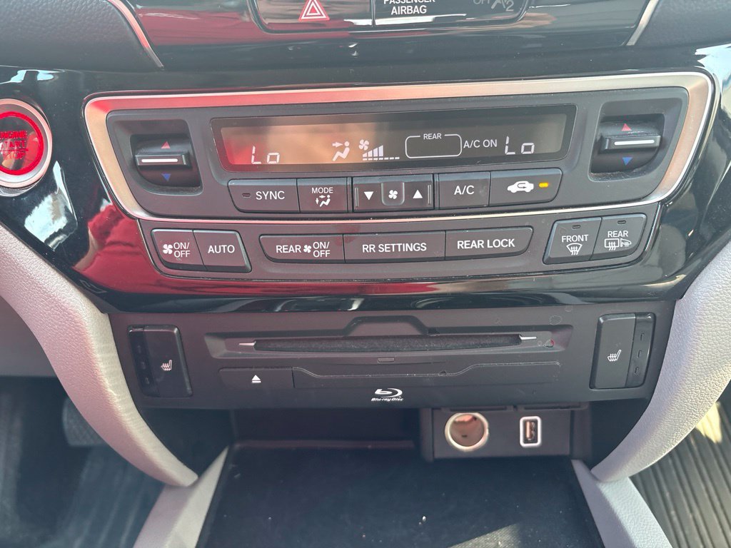 Used 2022 Silver Honda Touring 7 Passenger image 24