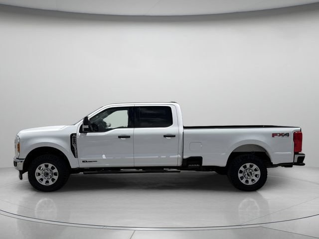 Used 2023 Oxford White Ford XLT image 6