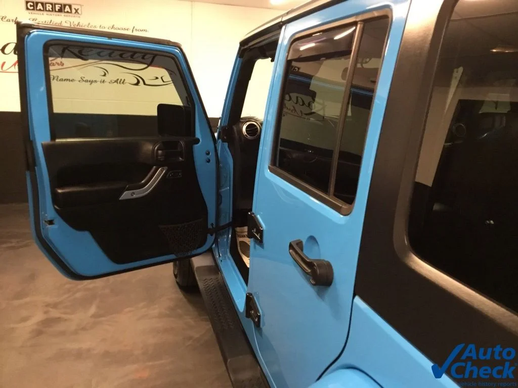 Used 2018 Blue Jeep Unlimited Sahara image 24