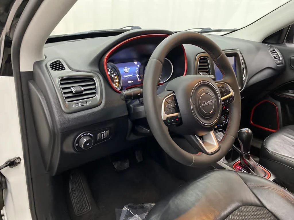 Used 2021 White Clearcoat Jeep Trailhawk image 2
