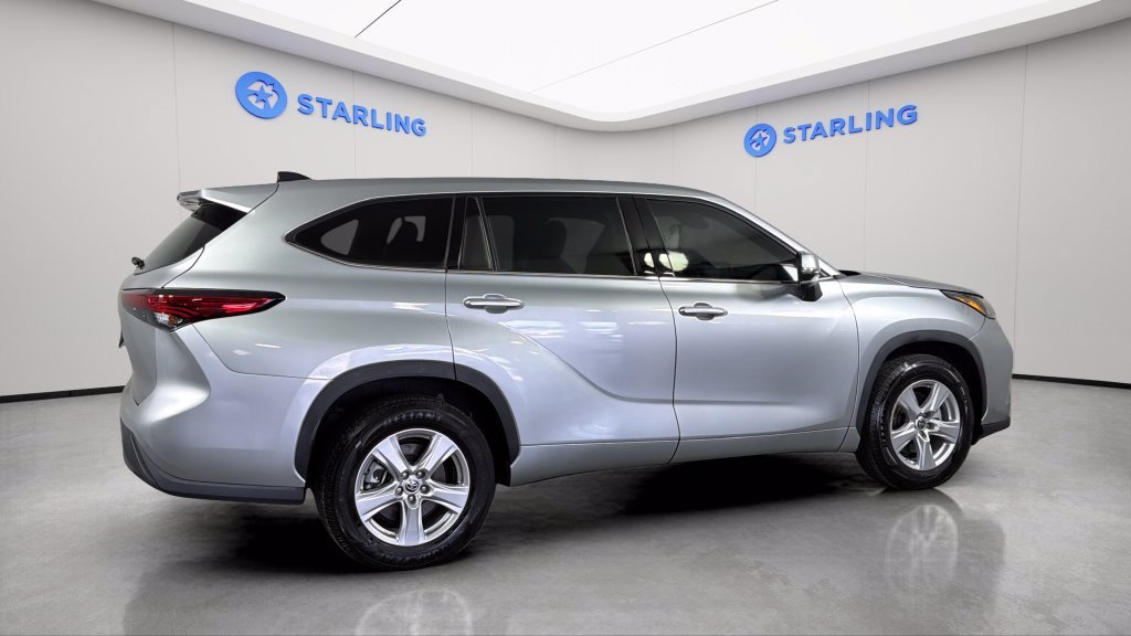 Used 2022 Silver Toyota L image 10