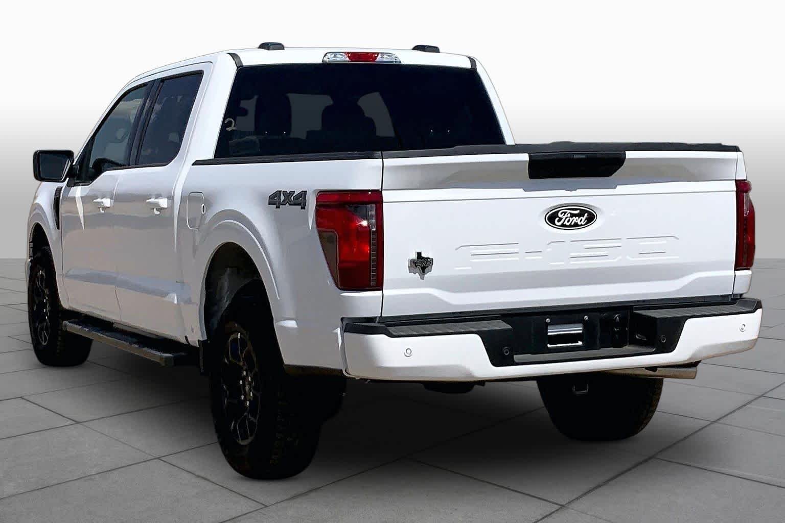 New 2026 Oxford White Ford XLT image 12