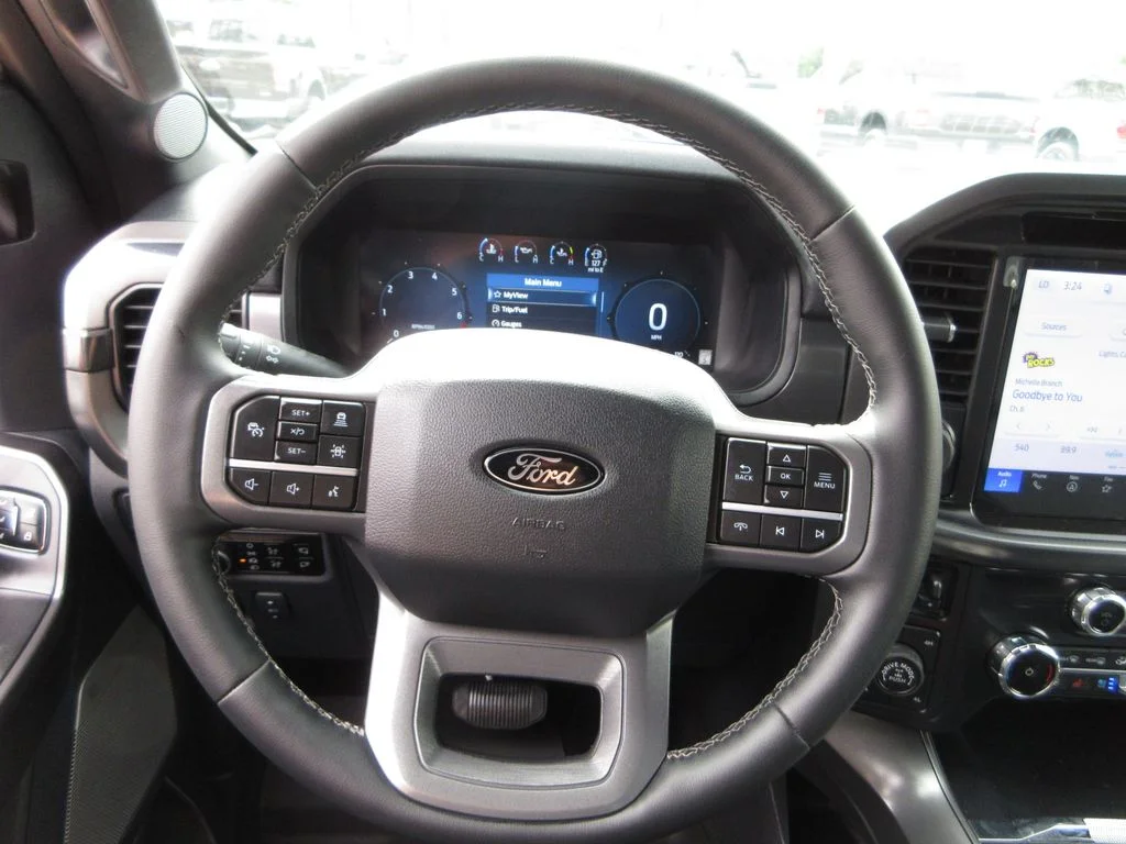 New 2026 Star White Metallic Tri-Coat Ford Lariat image 14