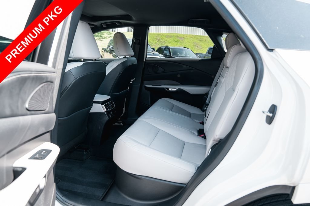 Used 2024 White Pearl Lexus 350 Premium image 27