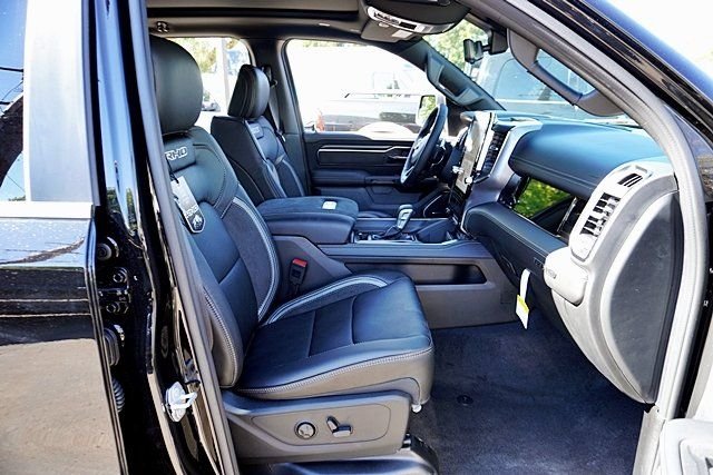 New 2026 Diamond Black Crystal Pearl-Coat Exterior Paint RAM RHO image 16