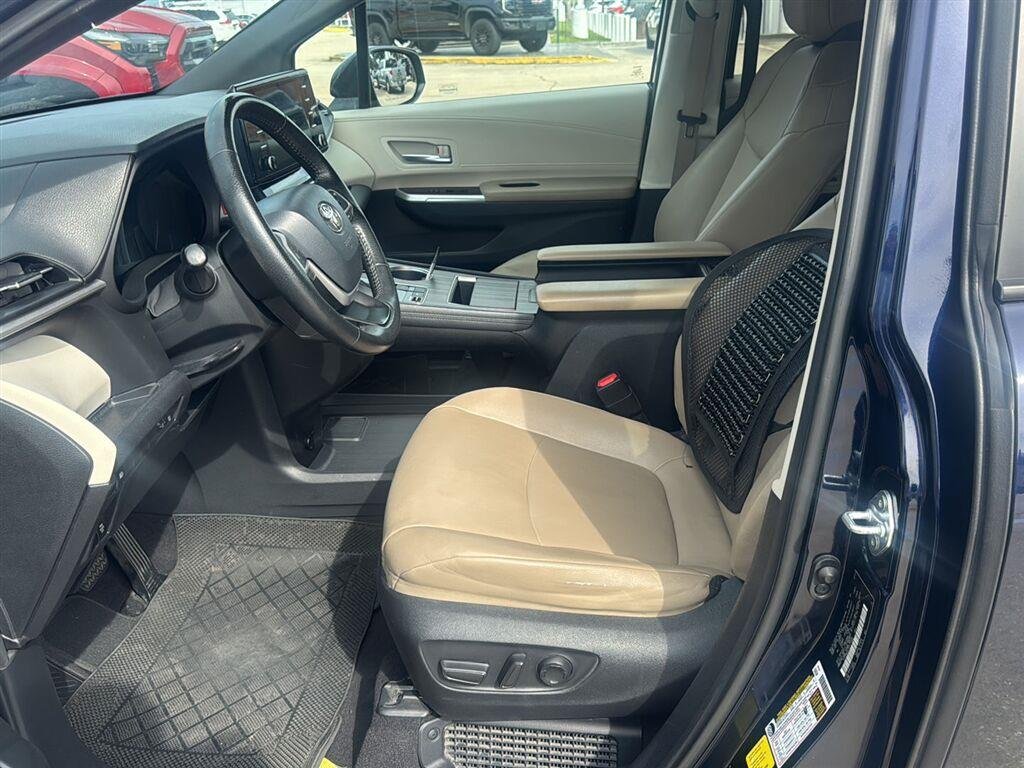 Used 2023 Blueprint Toyota XLE 8-Passenger image 5