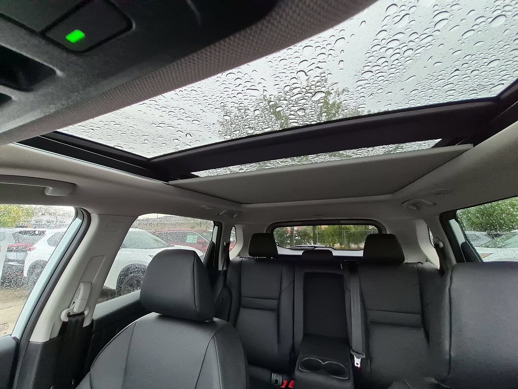 New 2026 Everest White Pearl TriCoat Nissan Dark Armor™ image 15