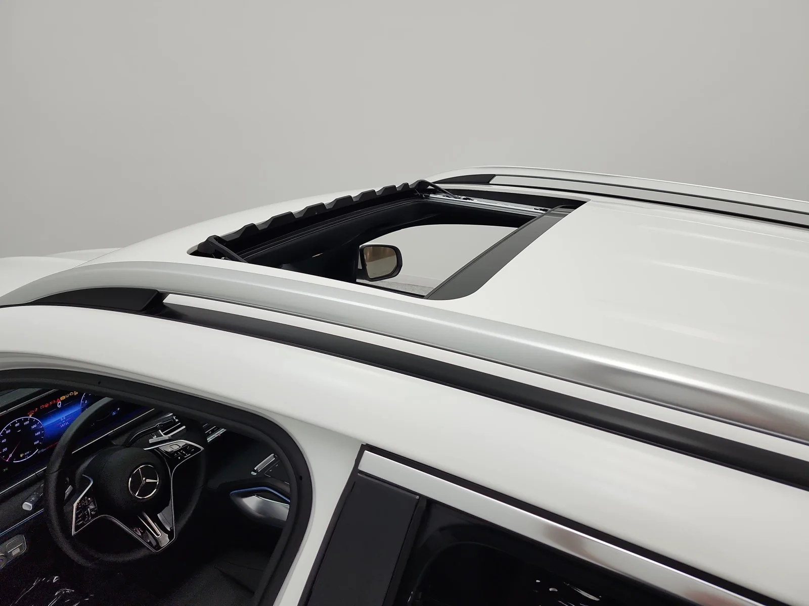 Used 2024 Polar White Mercedes-Benz GLE 450 4MATIC® SUV image 11