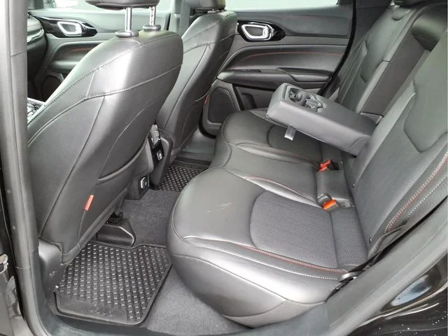 Used 2025 Black Jeep Trailhawk image 17