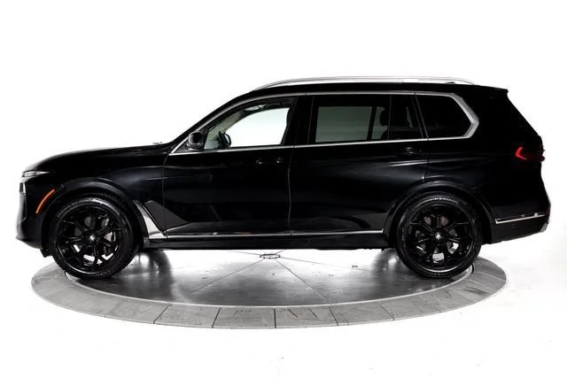 Used 2024 Black Sapphire Metallic BMW xDrive40i image 2