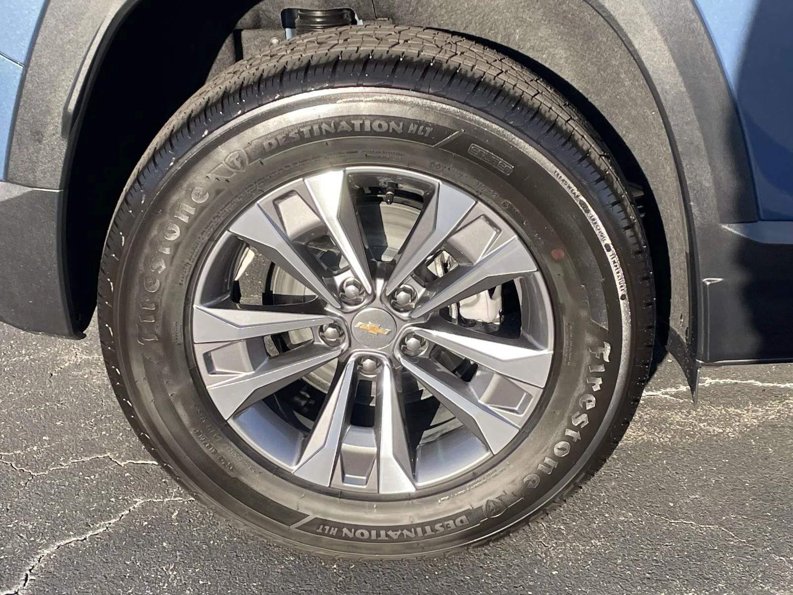 New 2027 Lakeshore Blue Metallic Chevrolet LT image 7