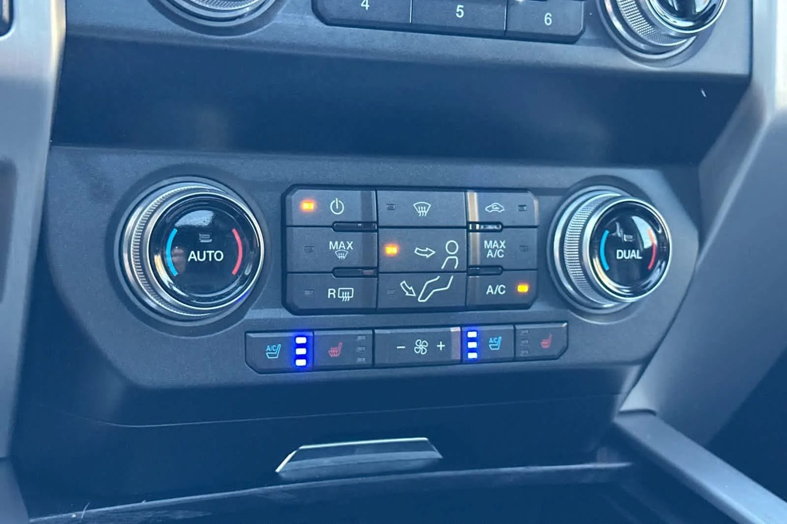 Certified Used 2019 White Platinum Metallic Tri-Coat Ford Platinum image 20