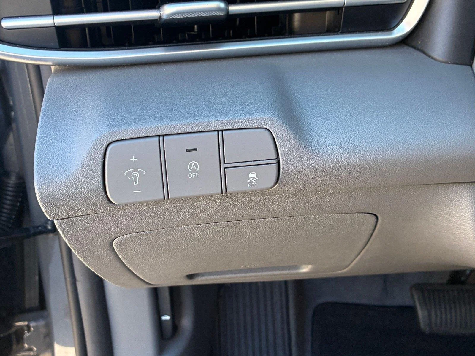 Used 2024 Ecotronic Gray Hyundai SE image 14