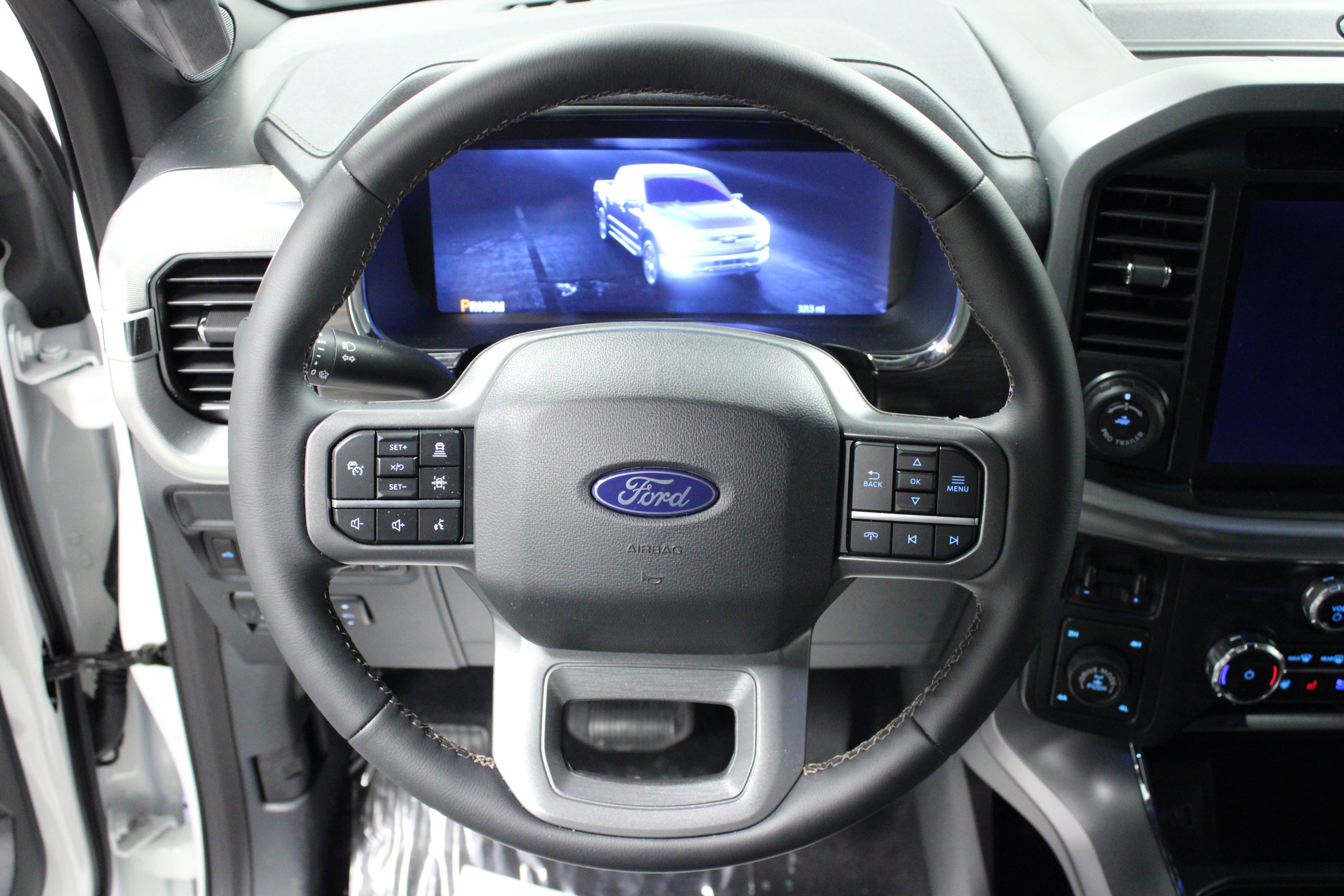New 2026 Star White Metallic Tri-Coat Ford LARIAT image 18