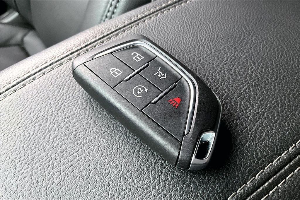 Used 2025 Silver Cadillac Premium Luxury image 10