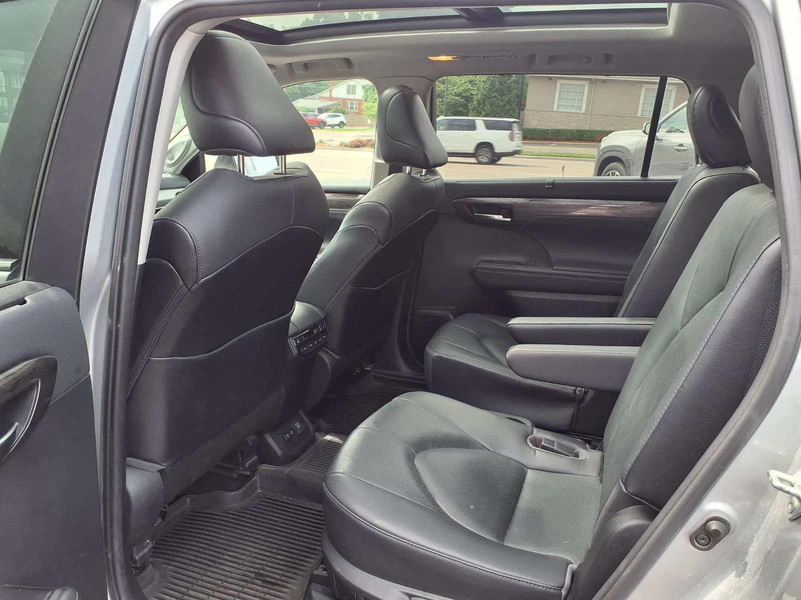 Used 2021 Celestial Silver Metallic Toyota Hybrid Platinum image 23