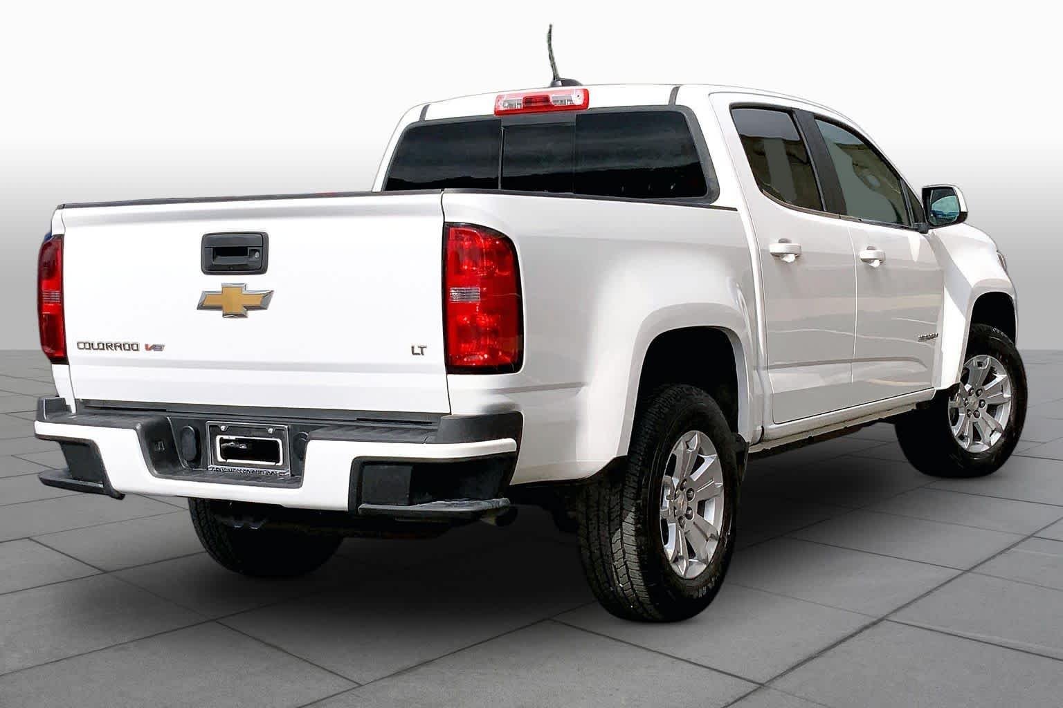 Used 2017 Summit White Chevrolet 2WD LT image 13