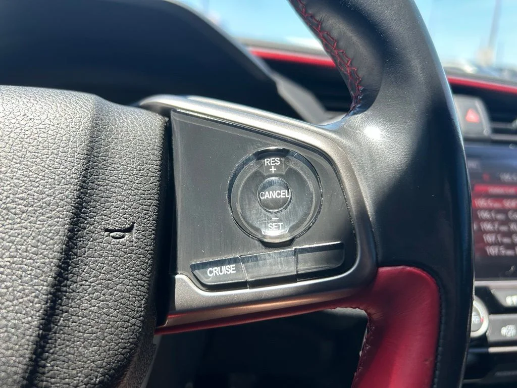 Used 2019  Honda Touring image 18