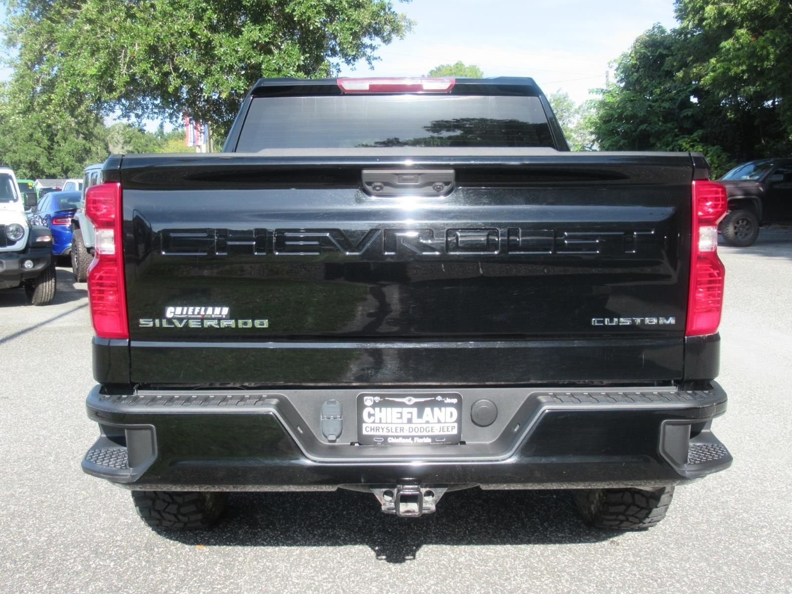 Used 2022 Black Chevrolet Custom image 6