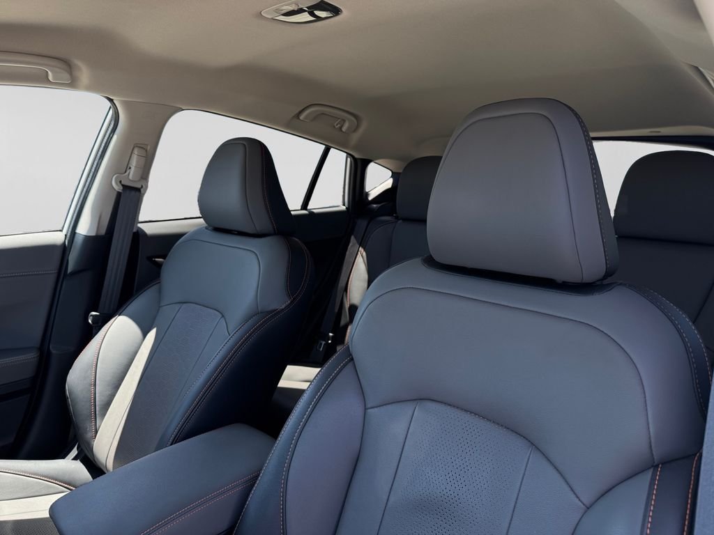 Used 2024 Crystal White Pearl Subaru Limited image 18