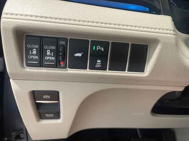 2025 Honda Odyssey Elite - Photo 14